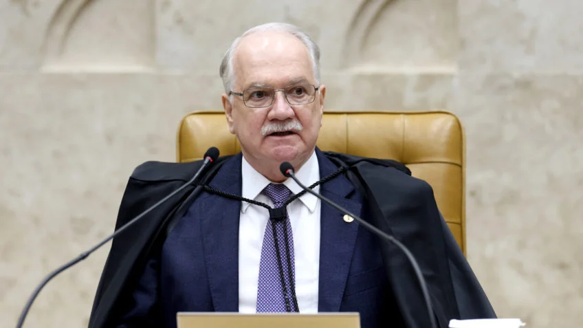 Fachin é pressionado a conter decisões conflitantes no STF após crise envolvendo comando da PF