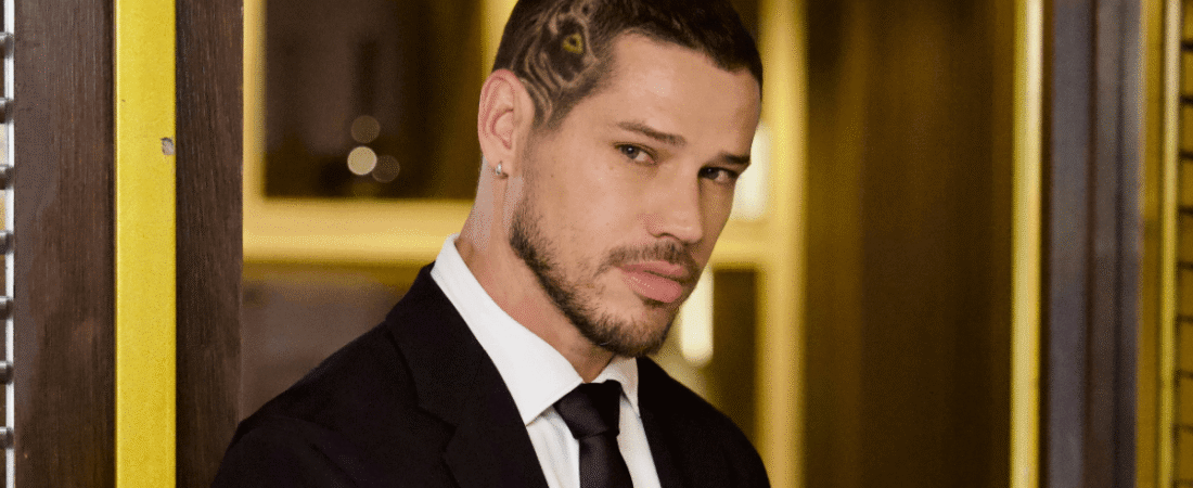 José Loreto fala sobre decisão de deixar sensor de glicose visível em novela