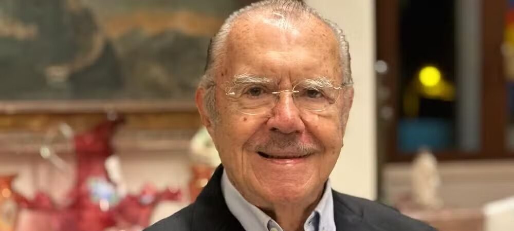 José Sarney é internado com pneumonia em São Luís; estado de saúde é estável